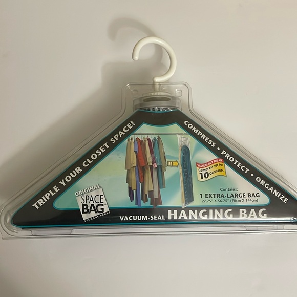 1 Extra Large Vacuum-Seal Hanging Bag - White Hanger Holds 10 Garments NEW - Picture 1 of 4